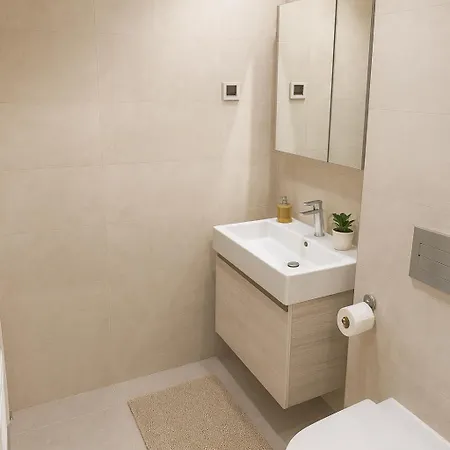 Waterfront Penthouse 17th Last Floor