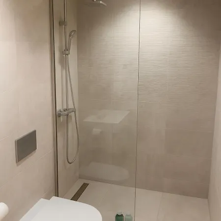 Waterfront Penthouse 17th Last Floor